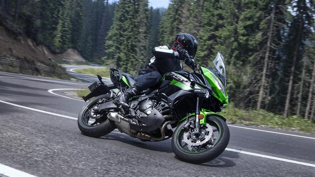 kawasaky_versys650-noleggio-cefalu