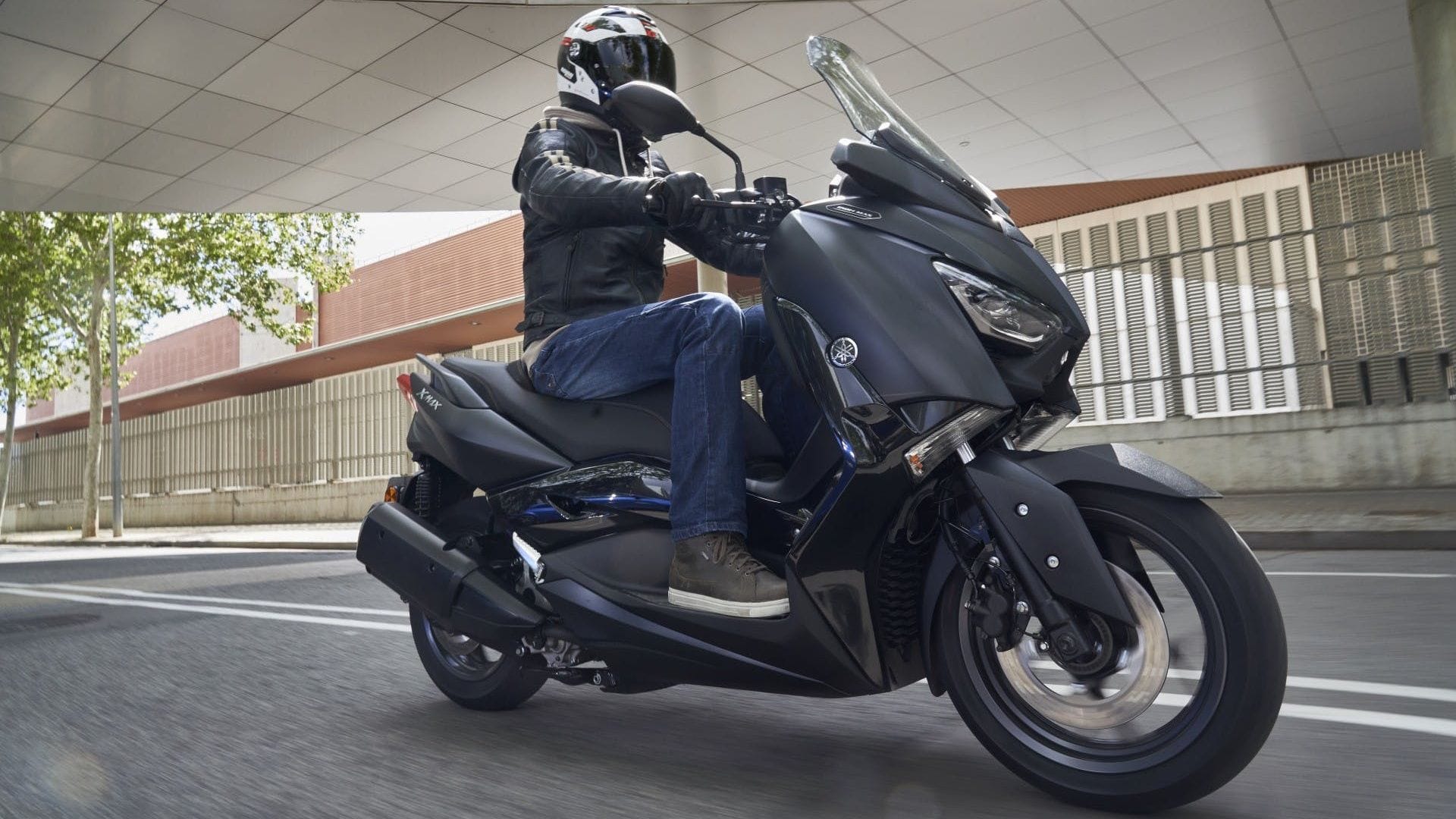 yamaha-xmax-ironmax-noleggio